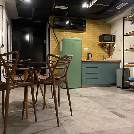 Dorm Kutaisi Hostel Bagian luar foto