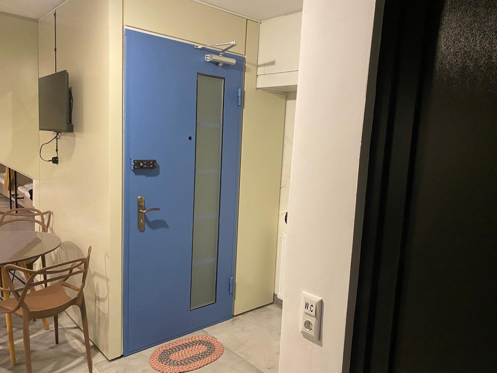 Dorm Kutaisi Hostel Bagian luar foto